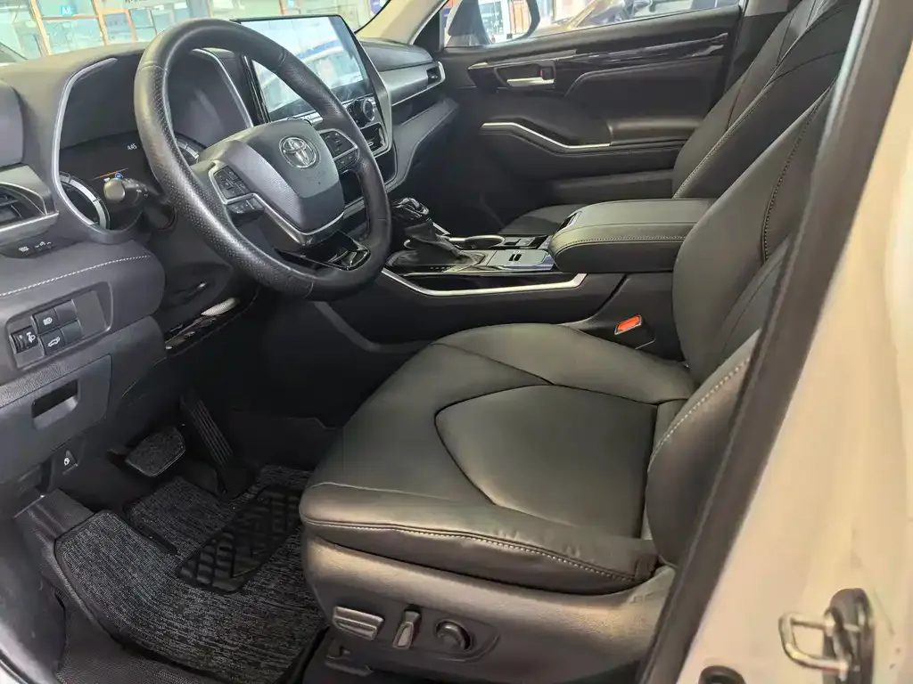 Toyota Highlander — фото 2