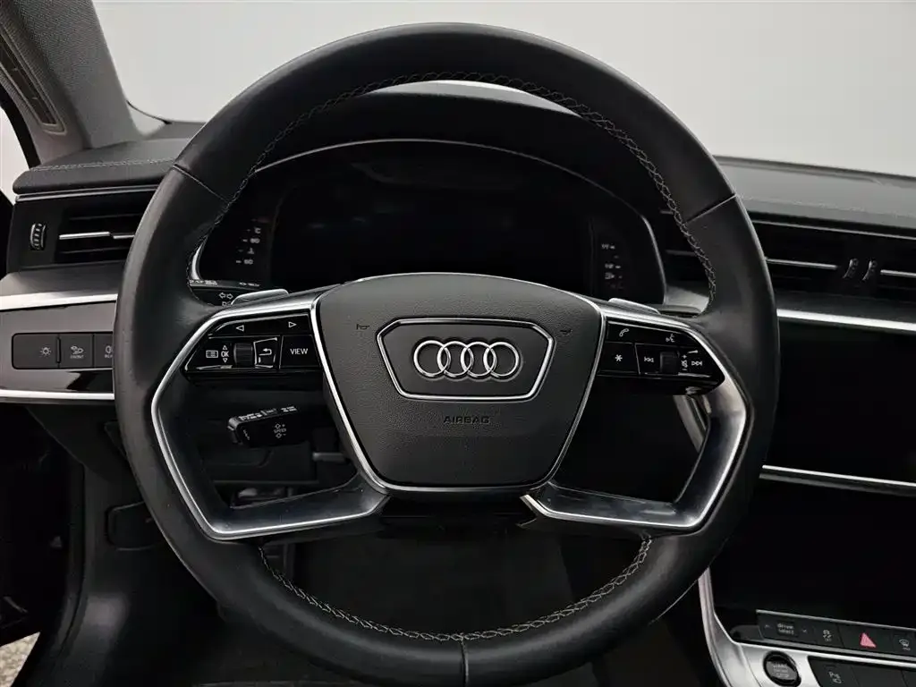 Audi A7L — фото 2