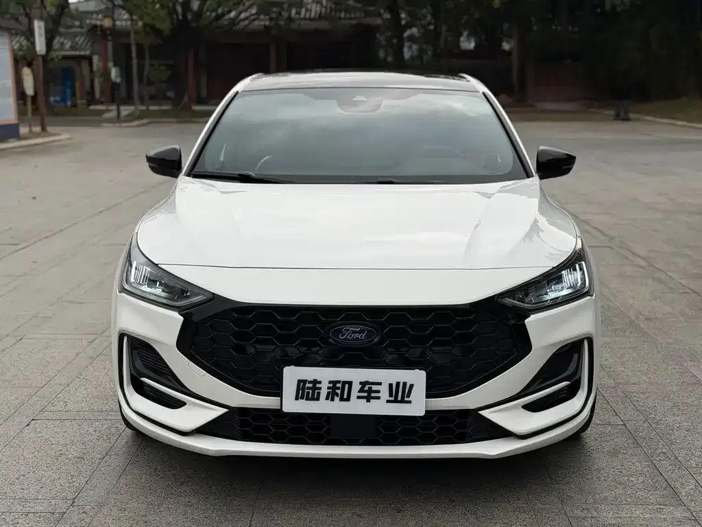 Ford Focus 2023 из CN, фото 6