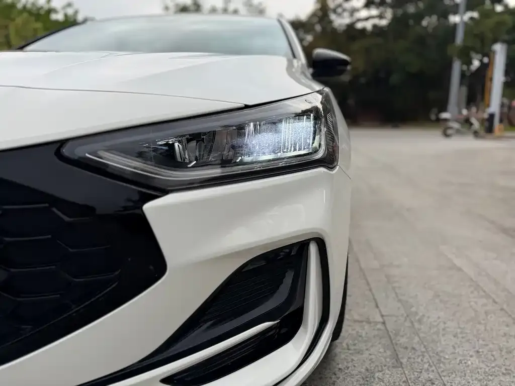 Ford Focus 2023 из CN, фото 5