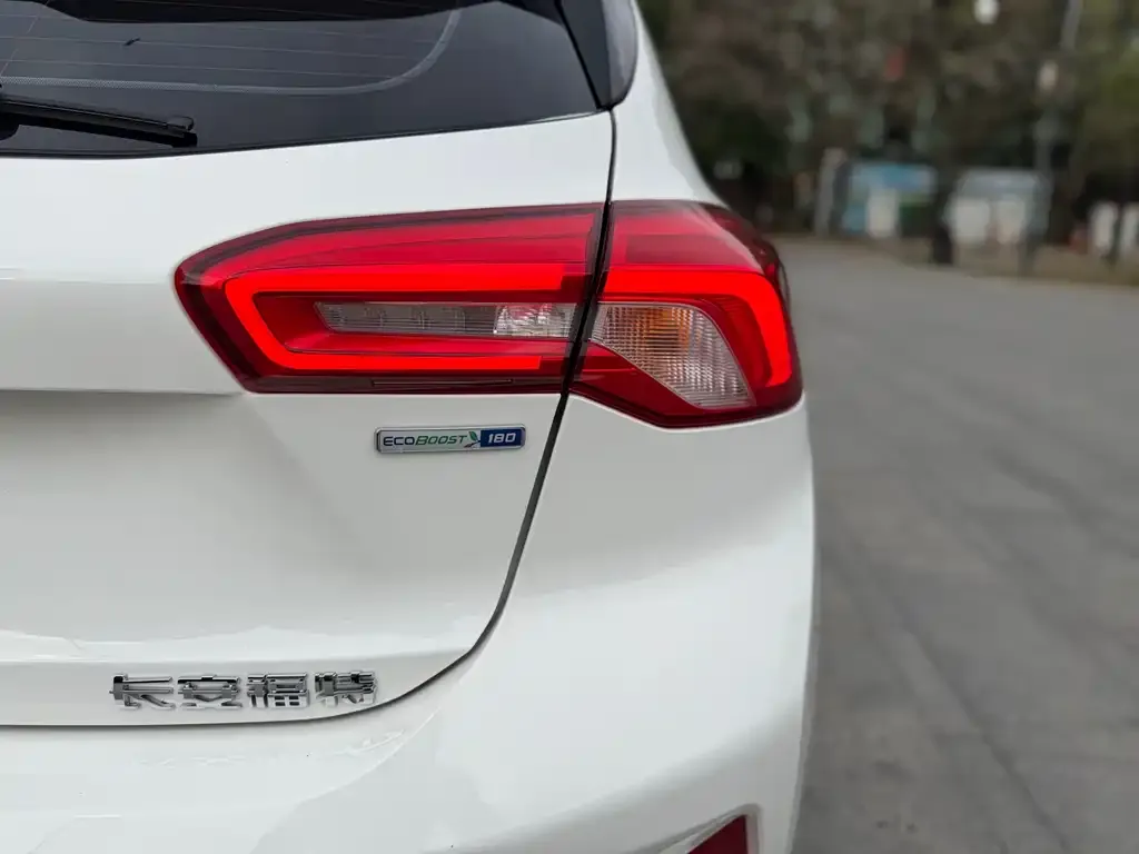 Ford Focus 2023 из CN, фото 3