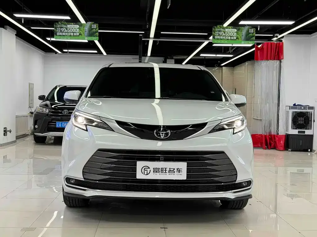 Toyota Sienna — фото 8