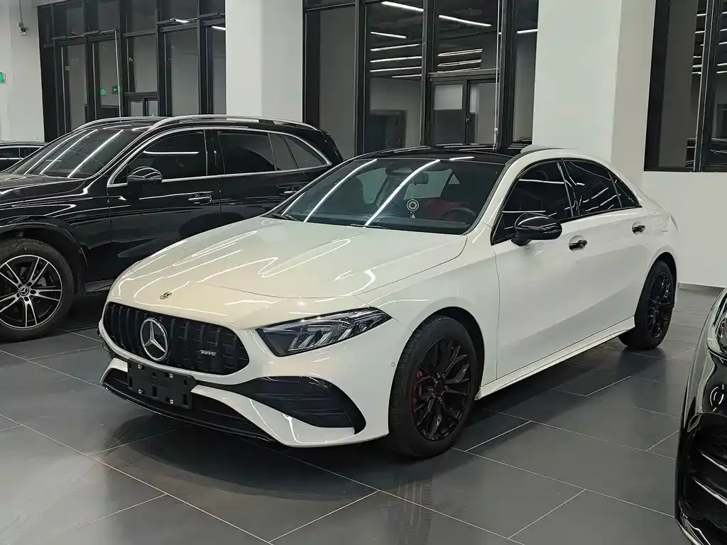 Mercedes-Benz A-Class 2024 из CN, фото 1