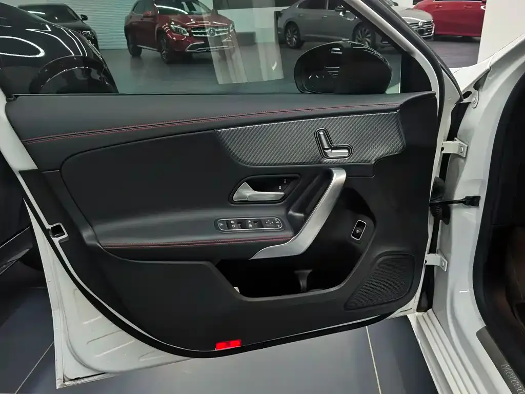 Mercedes-Benz A-Class 2024 из CN, фото 7