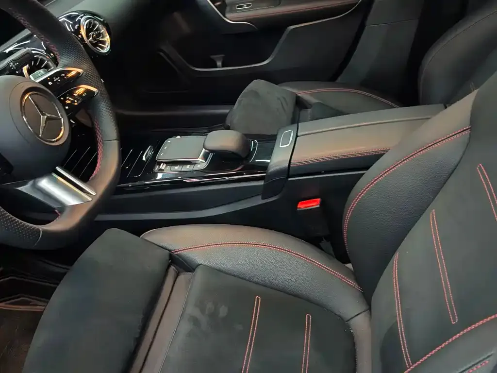 Mercedes-Benz A-Class 2024 из CN, фото 4