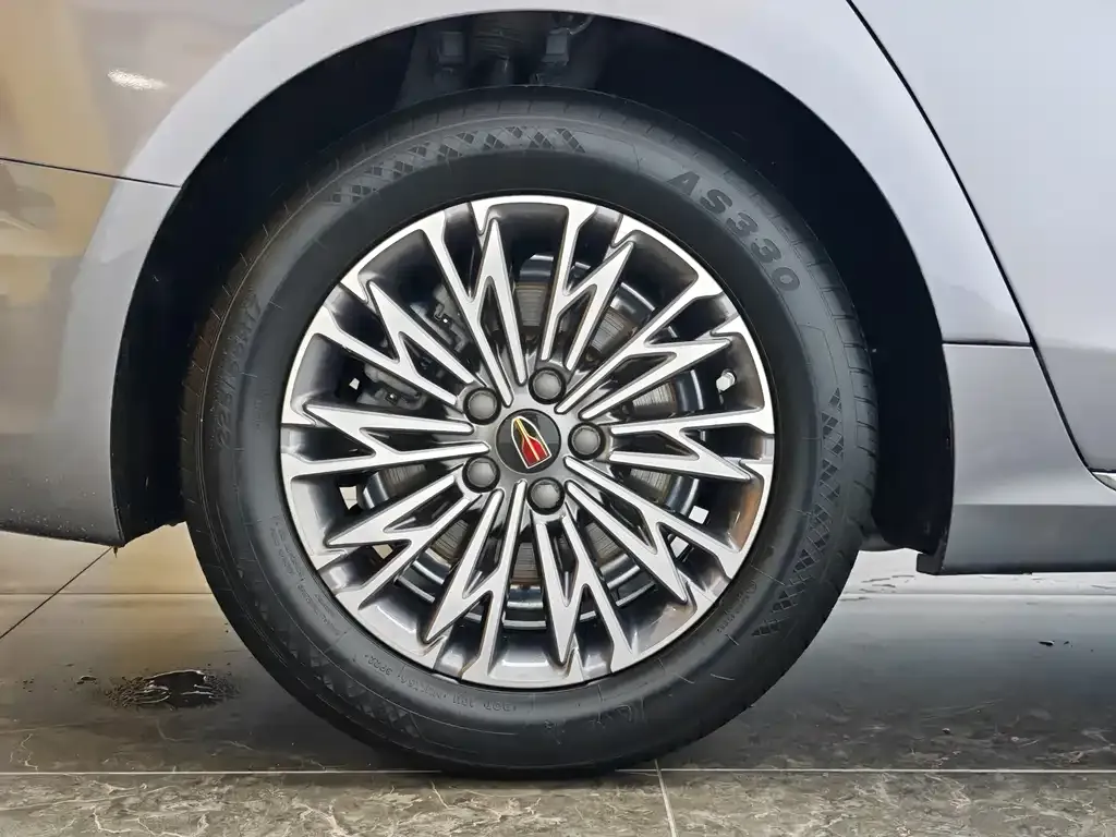 Hongqi H5 — фото 10