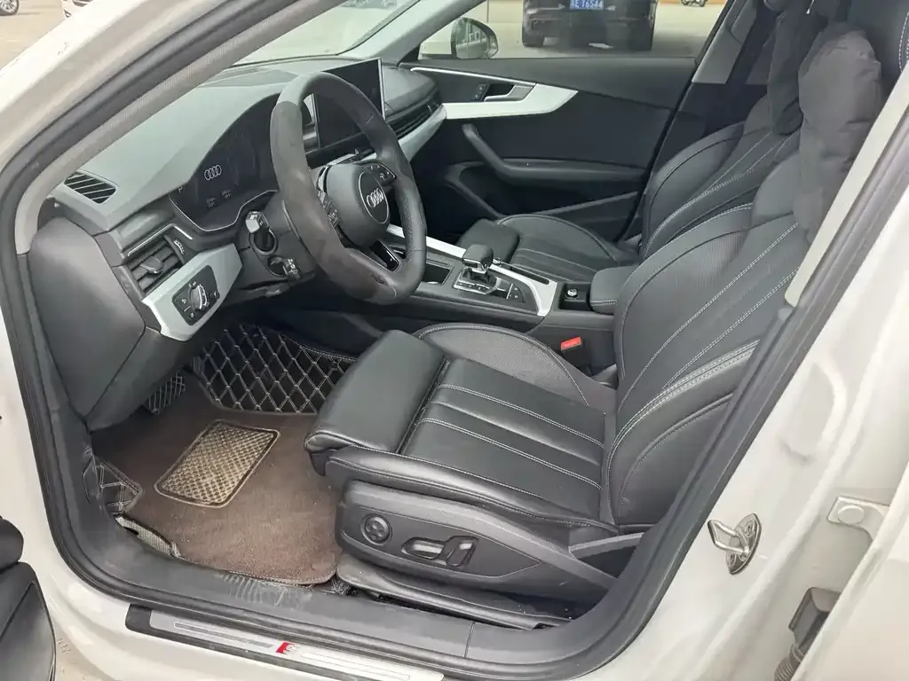 Audi A4L 2023 из CN, фото 4