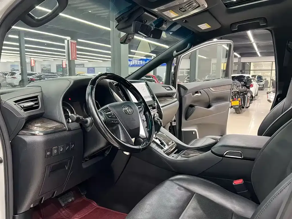 Toyota Alphard 2022 из CN, фото 9
