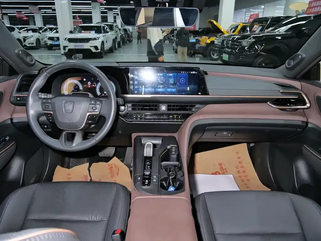 Toyota Crown SportCross 2023 из CN, фото 8