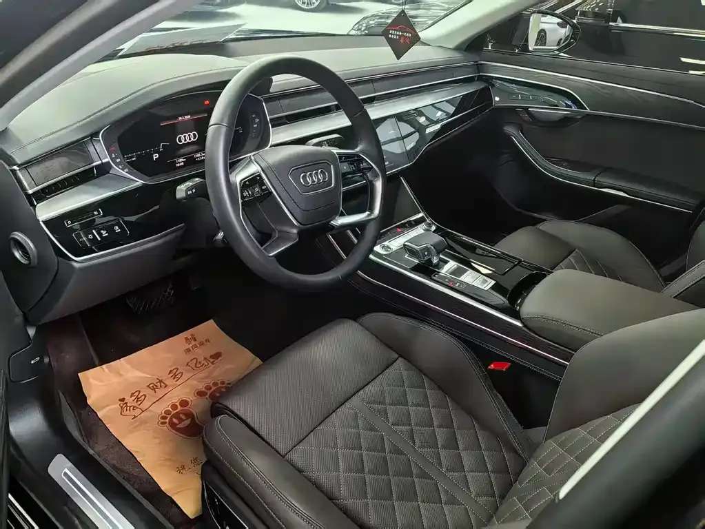 Audi A8 — фото 4
