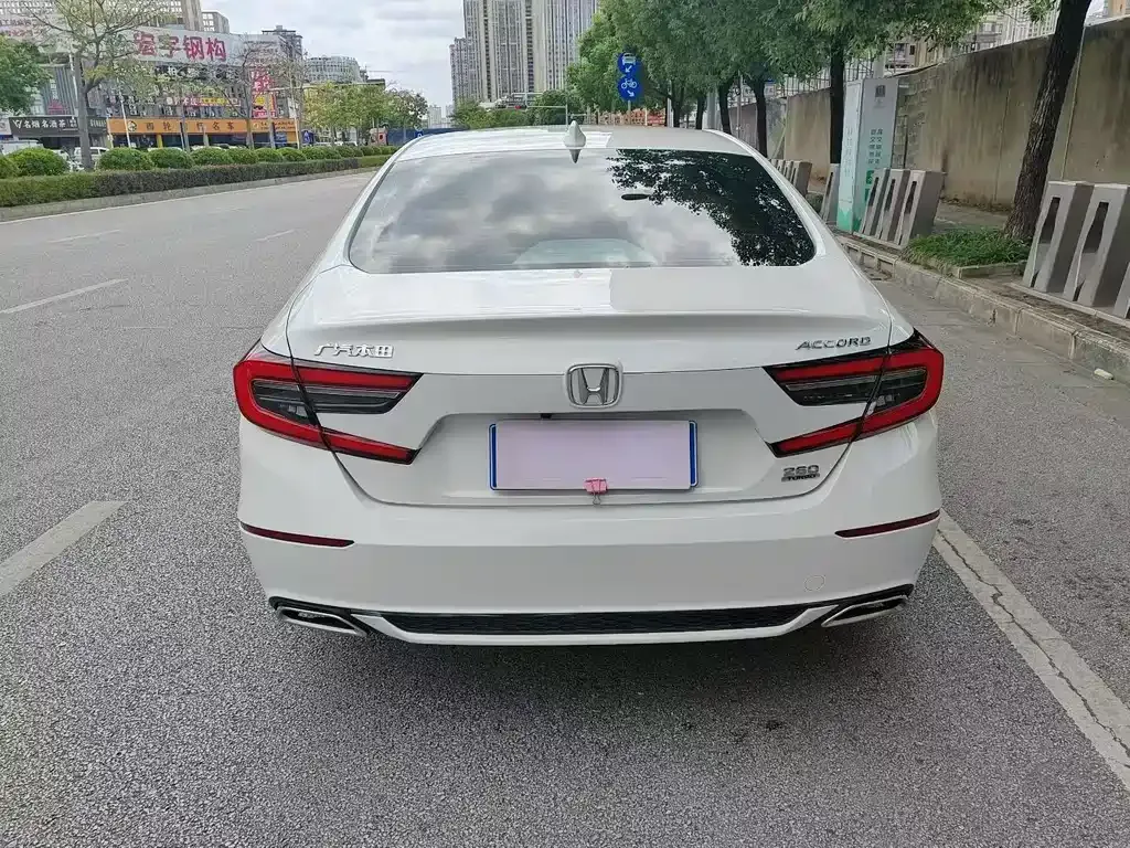 Honda Accord — фото 7