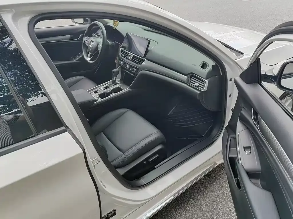 Honda Accord — фото 4