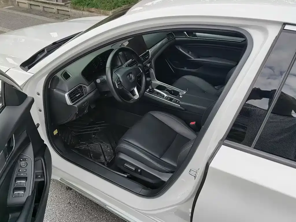 Honda Accord — фото 6