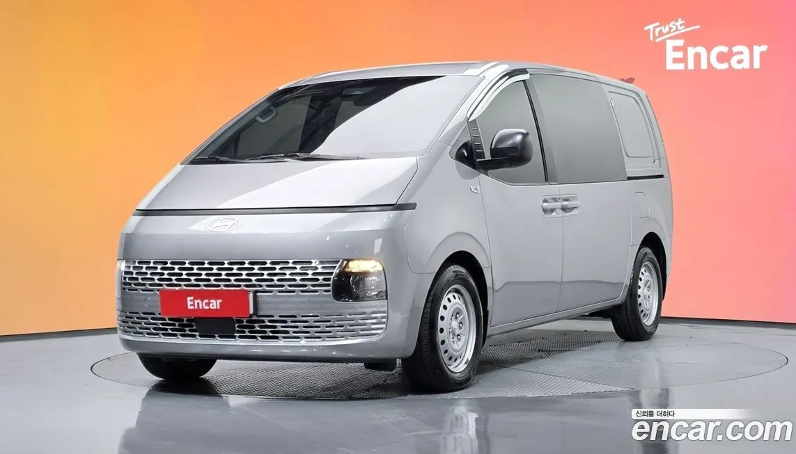 Hyundai Staria — фото 1