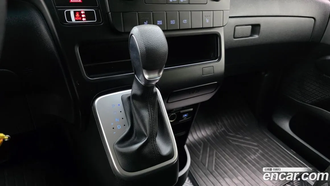 Hyundai Staria — фото 3