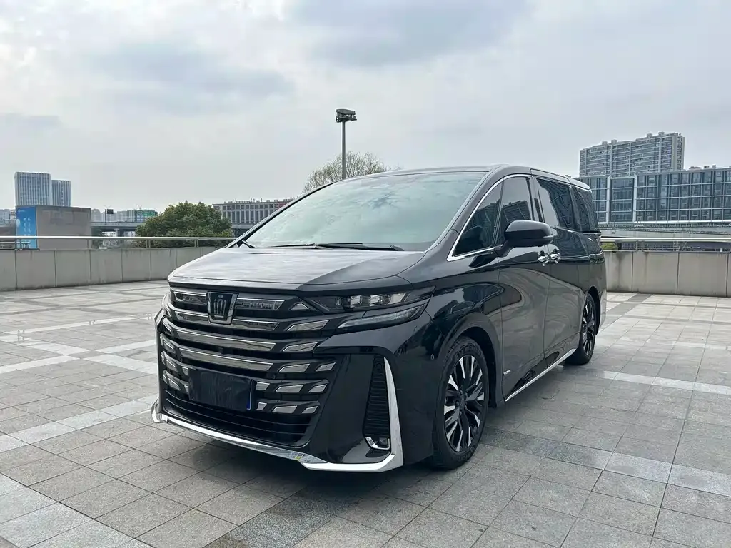 Toyota Vellfire 2024 из CN, фото 1