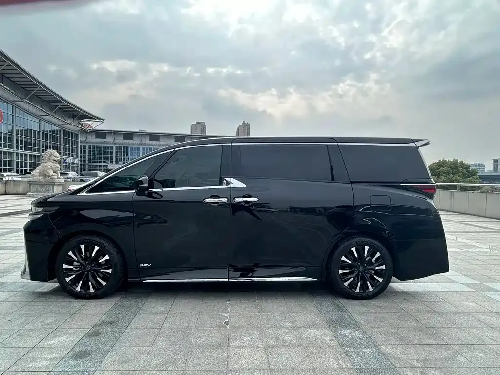 Toyota Vellfire 2024 из CN, фото 7
