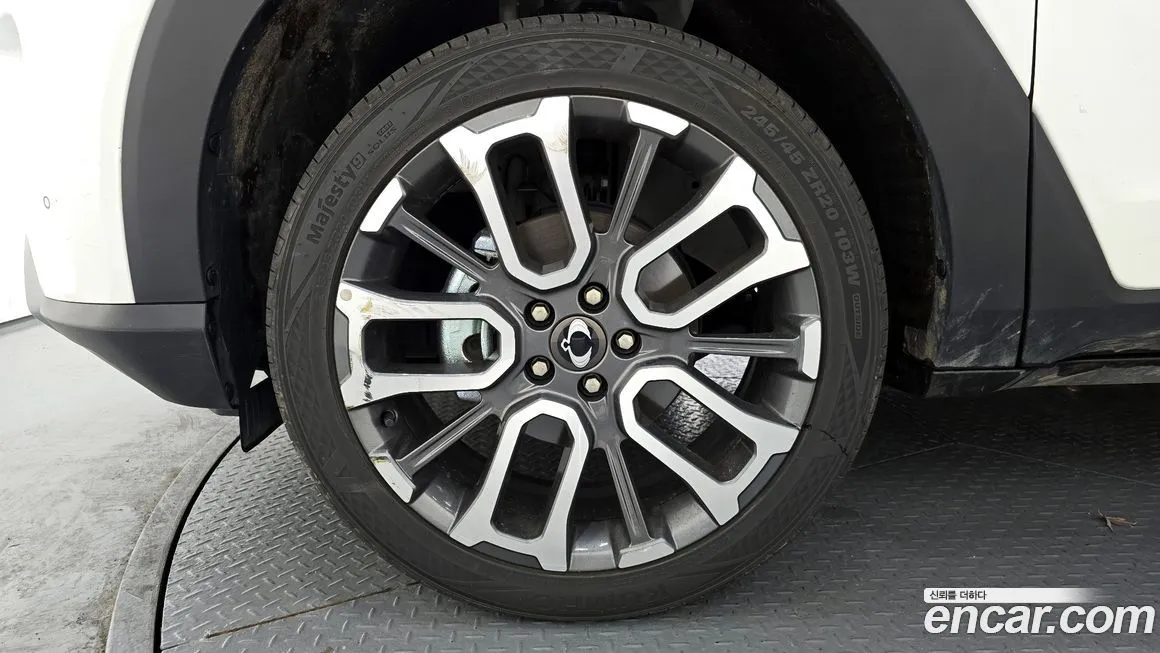 KG Mobility (Ssangyong) Torres — фото 9