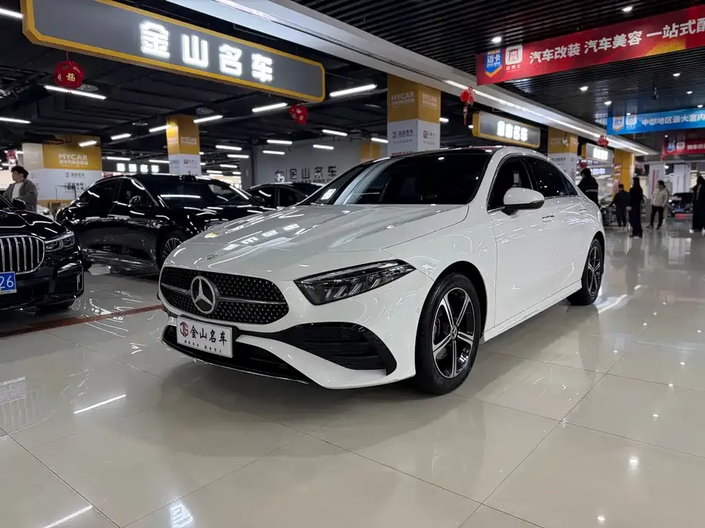 Mercedes-Benz A-Class — фото 1