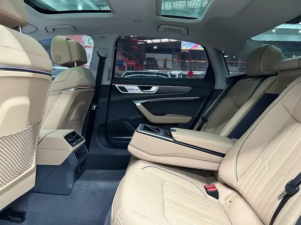 Audi A6L 2022 из CN, фото 5