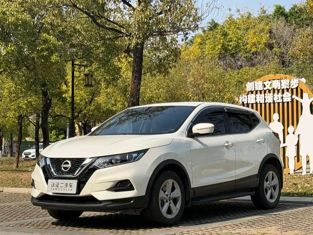 Nissan Qashqai — фото 1