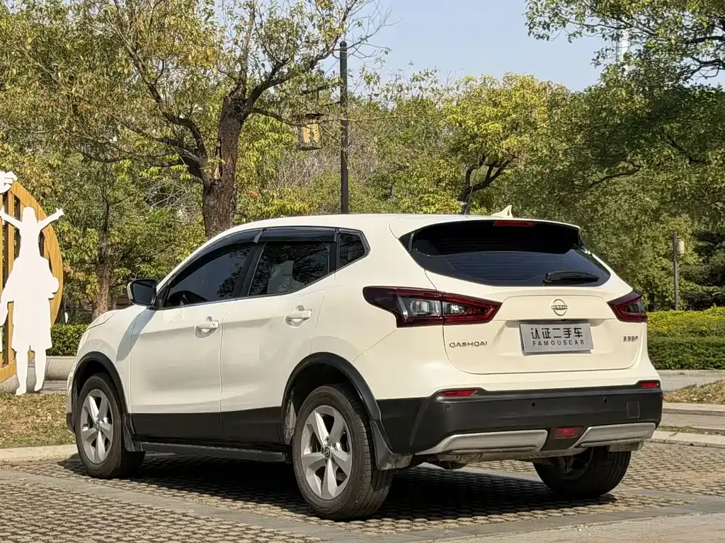 Nissan Qashqai — фото 9