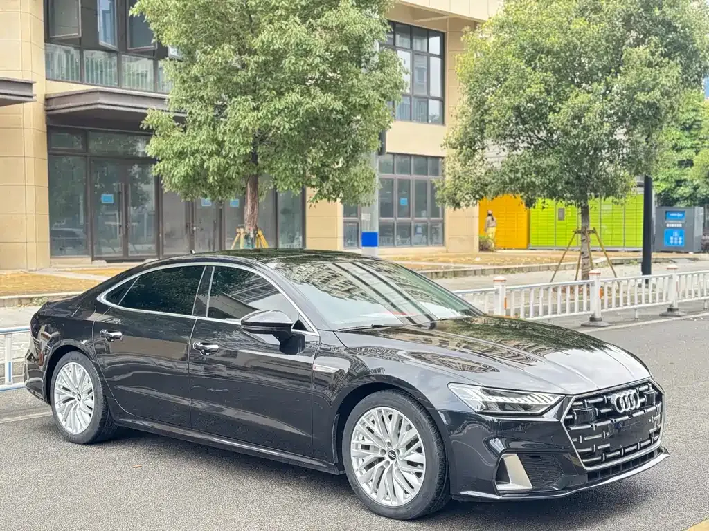 Audi A7L — фото 9