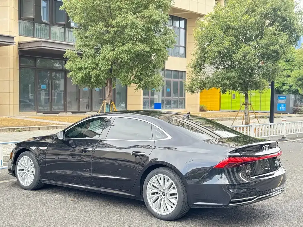 Audi A7L — фото 6