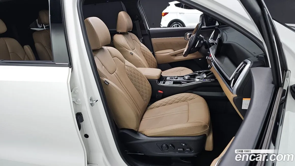 Kia Sorento — фото 7