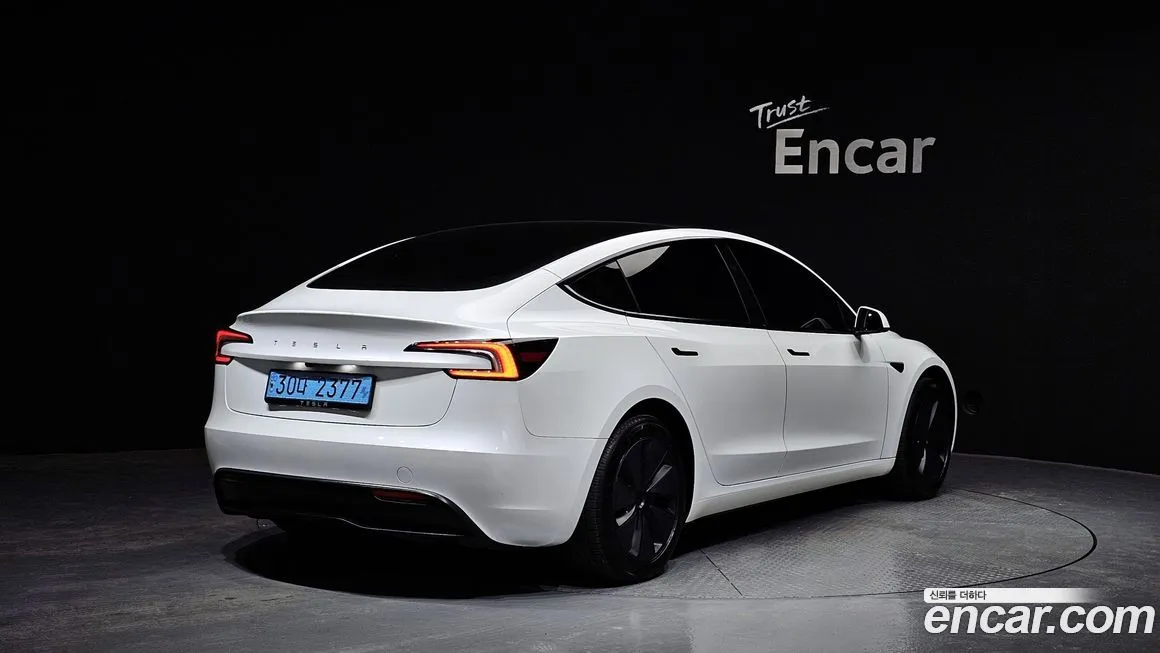 Tesla Model 3 2024 из KR, фото 2