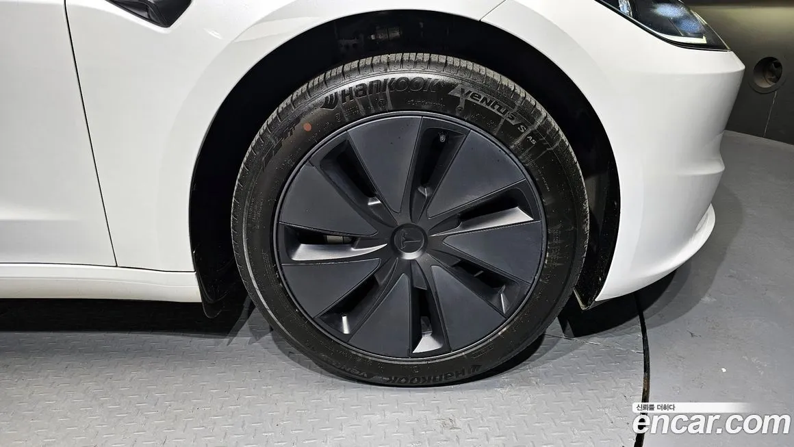 Tesla Model 3 2024 из KR, фото 4