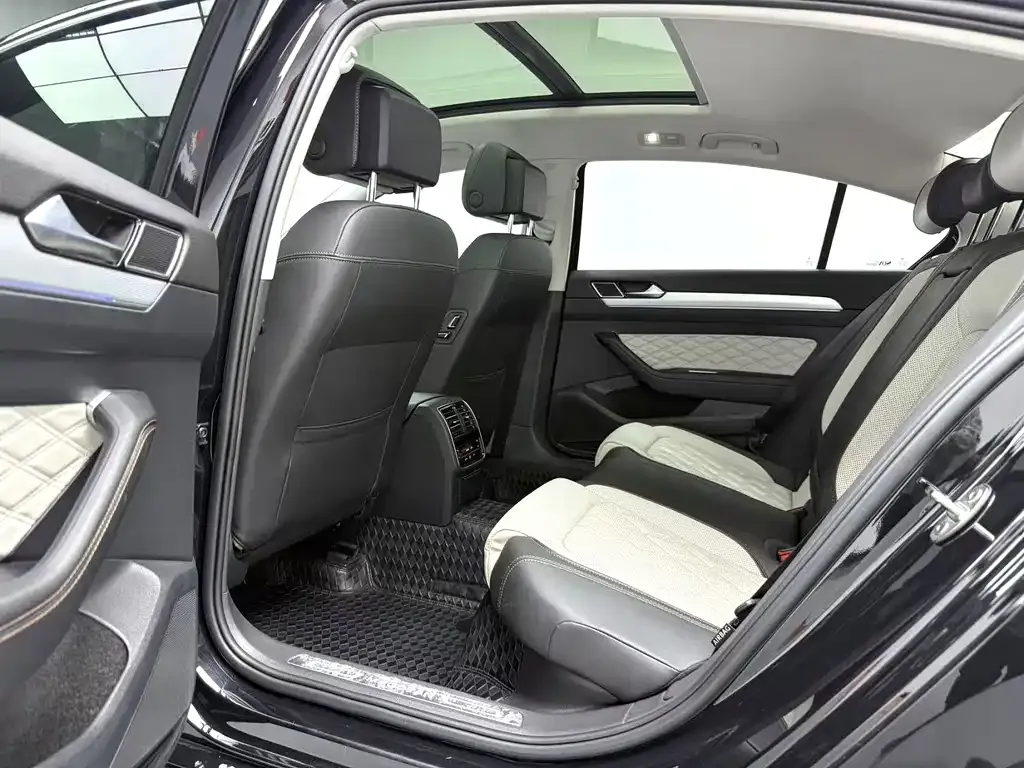 Volkswagen Magotan 2023 из CN, фото 5