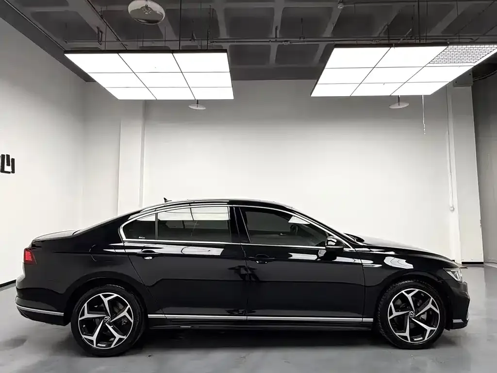 Volkswagen Magotan 2023 из CN, фото 3