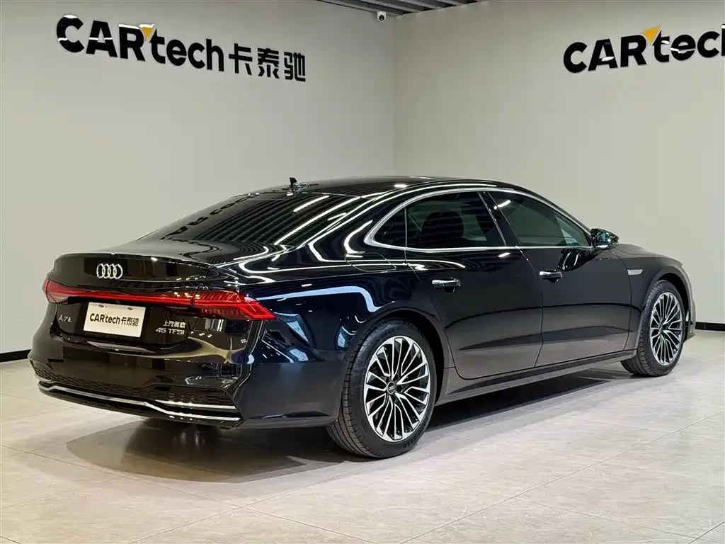 Audi A7L 2024 из CN, фото 7