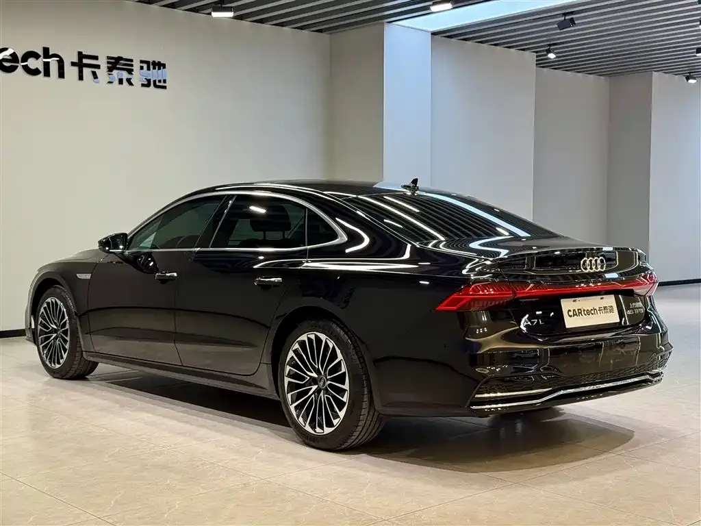 Audi A7L 2024 из CN, фото 4