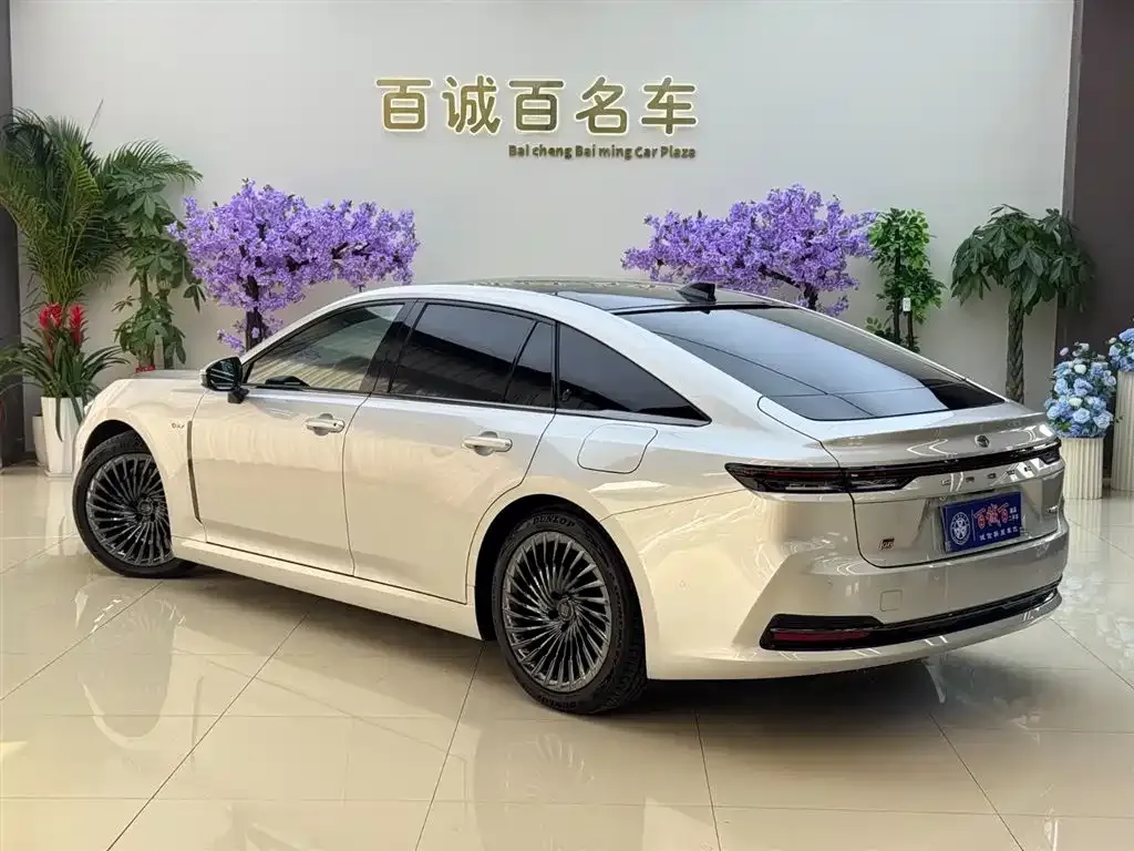 Toyota Crown (Import) 2025 из CN, фото 8