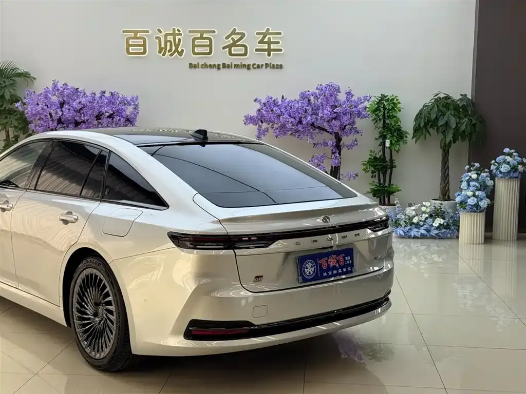 Toyota Crown (Import) 2025 из CN, фото 5
