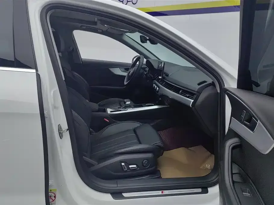 Audi A4L 2024 из CN, фото 6