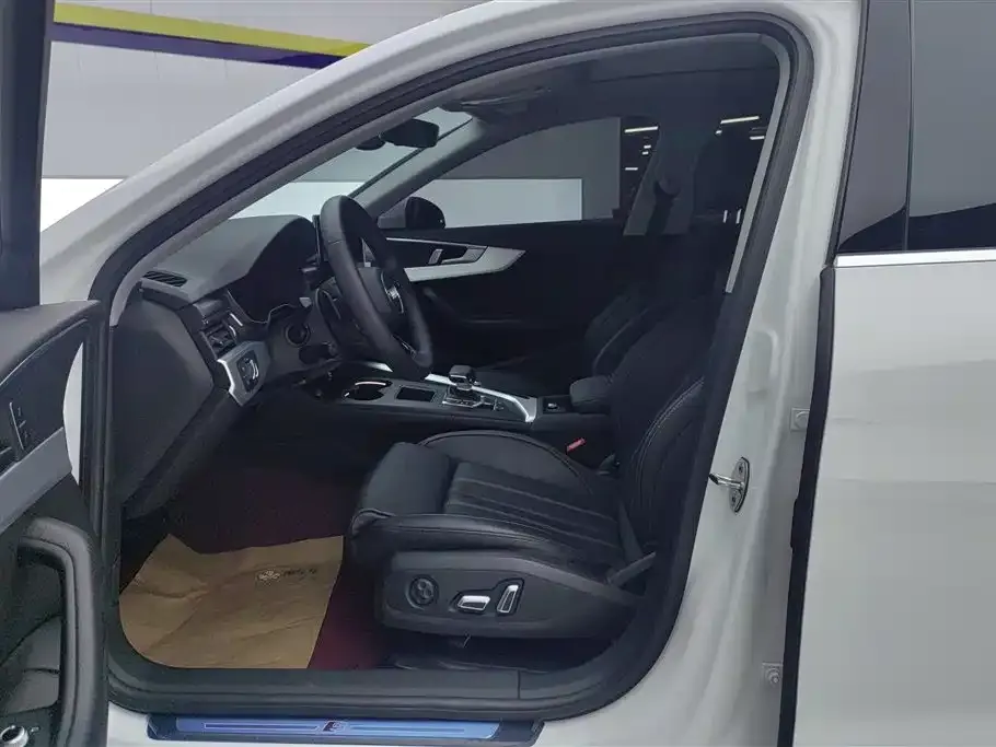 Audi A4L 2024 из CN, фото 2