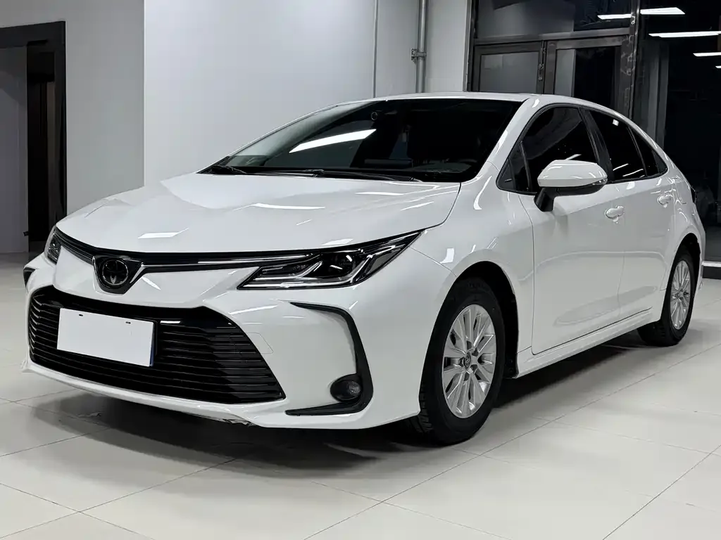 Toyota Corolla — фото 1