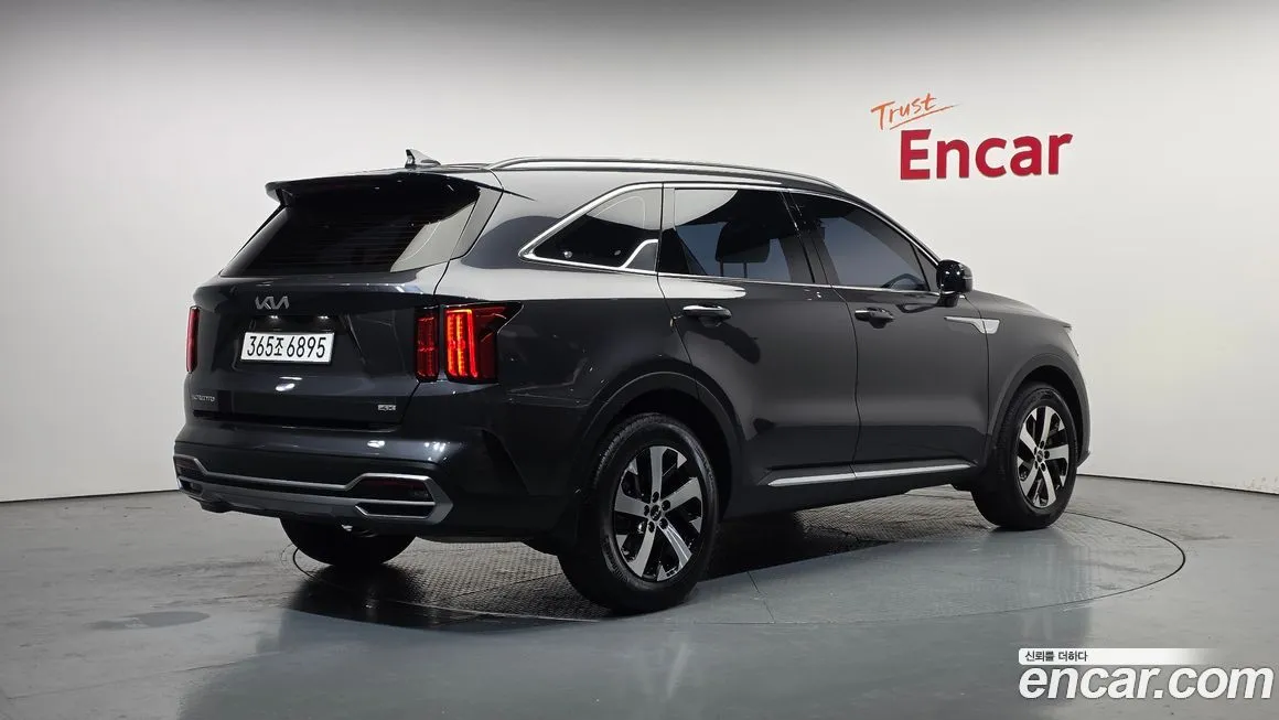 Kia Sorento — фото 9