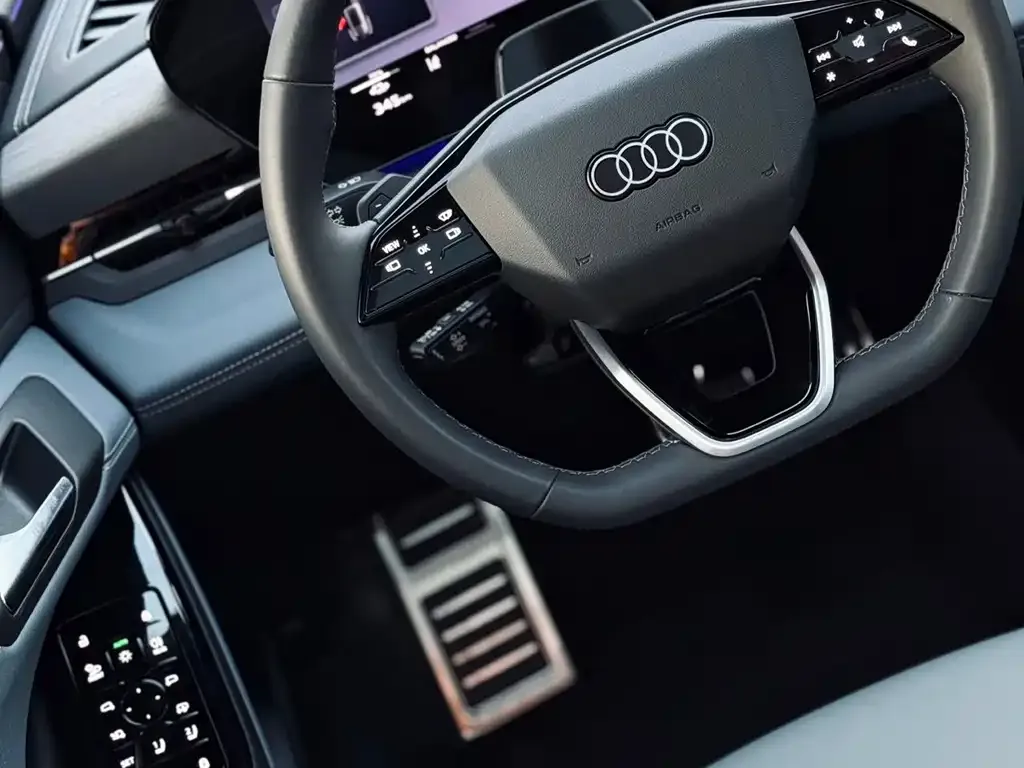 Audi Q6L e-tron — фото 5