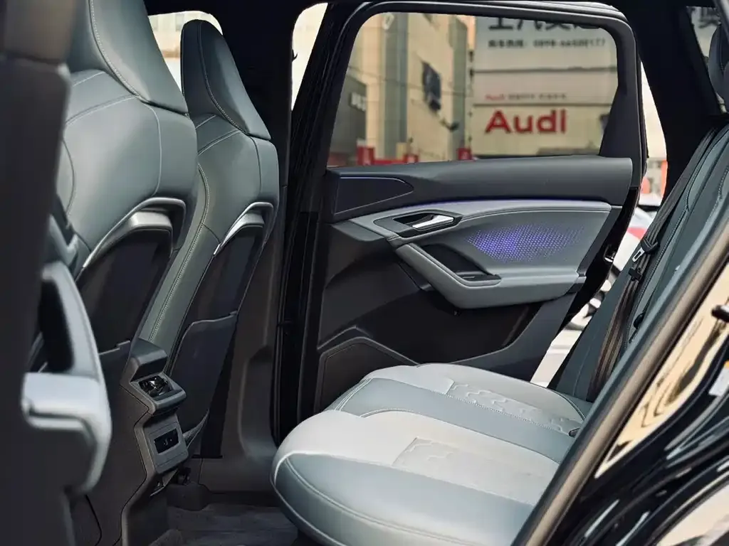 Audi Q6L e-tron — фото 6