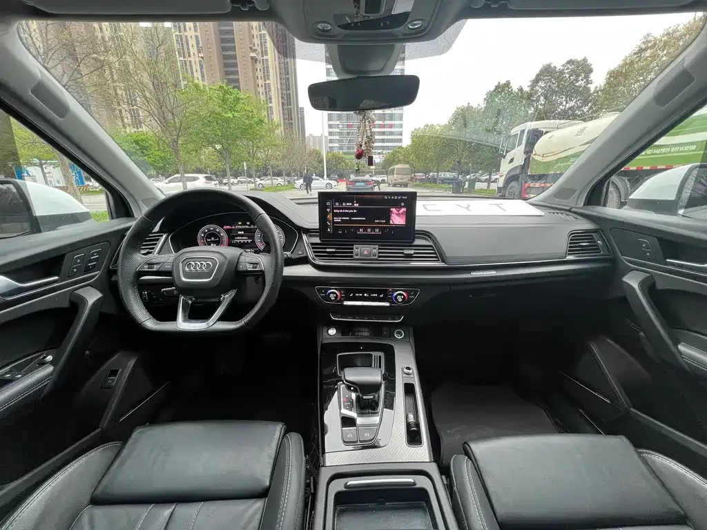Audi Q5L 2022 из CN, фото 2