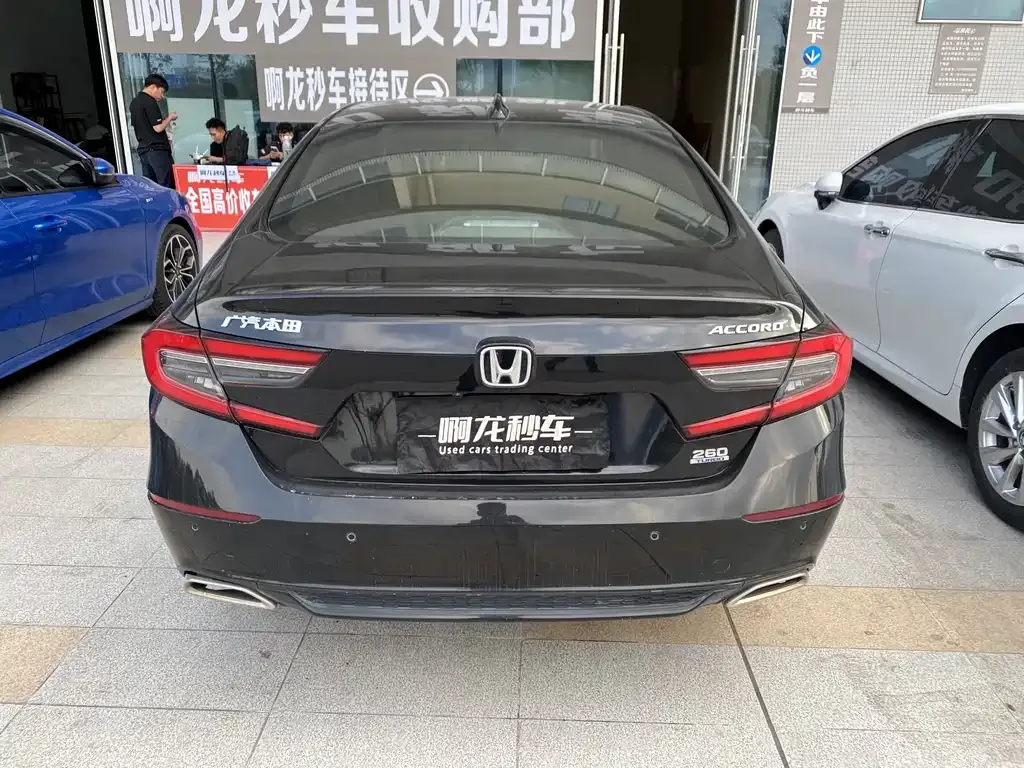 Honda Accord — фото 10