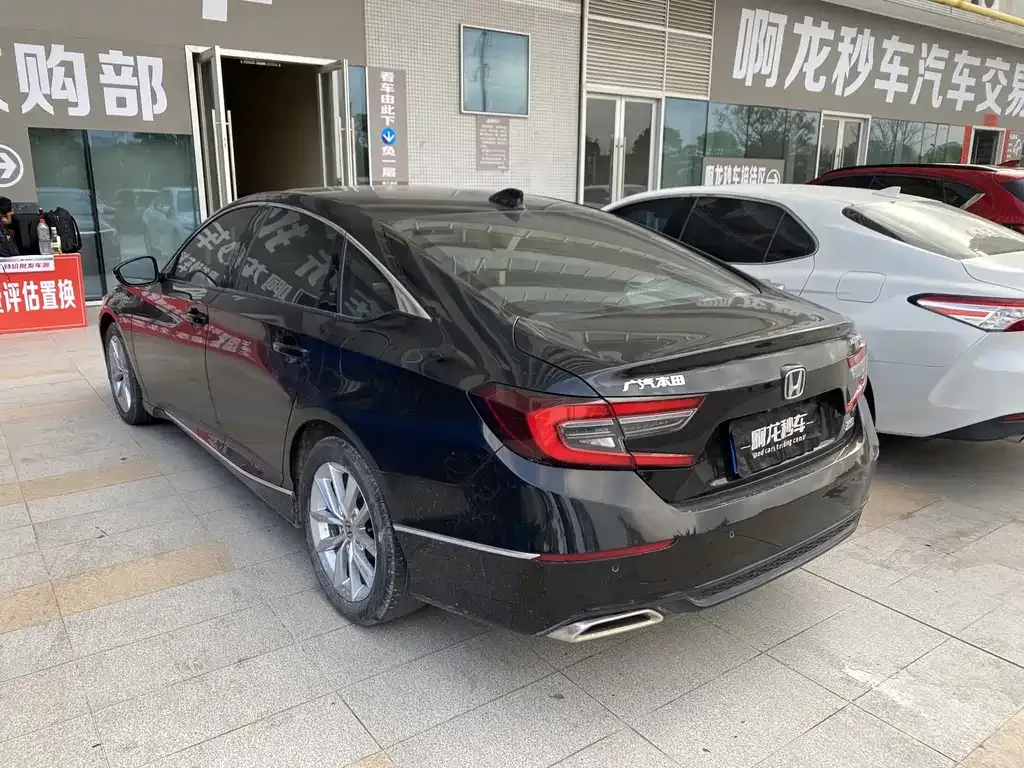 Honda Accord — фото 6