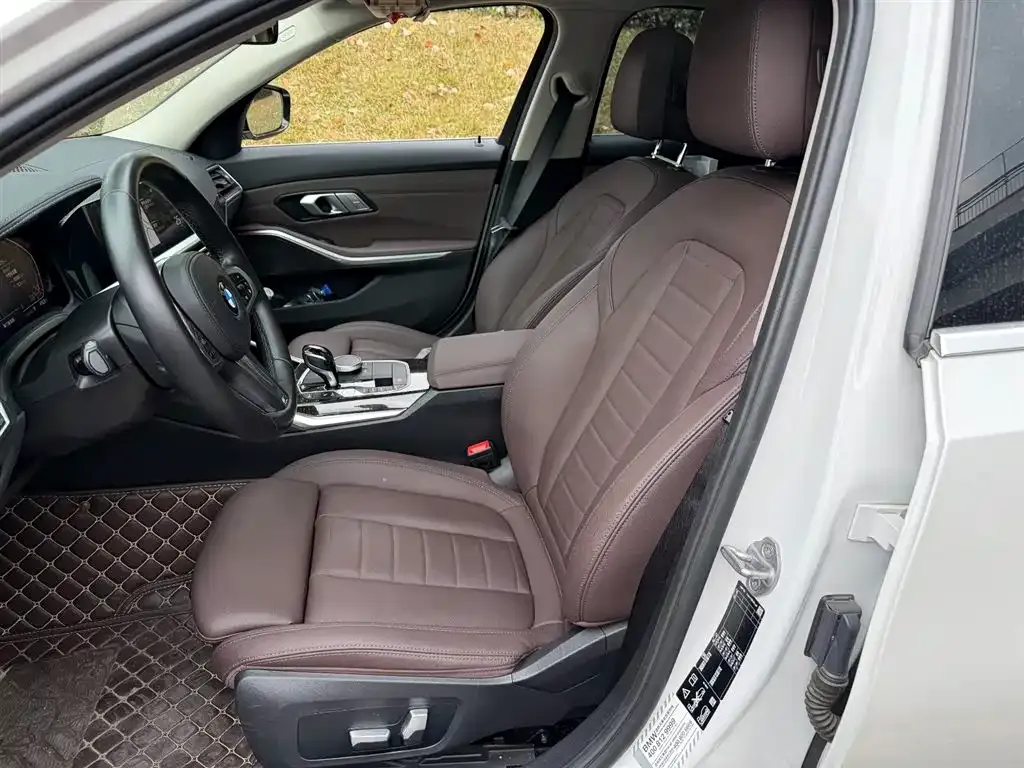 BMW 3 Series 2021 из CN, фото 2
