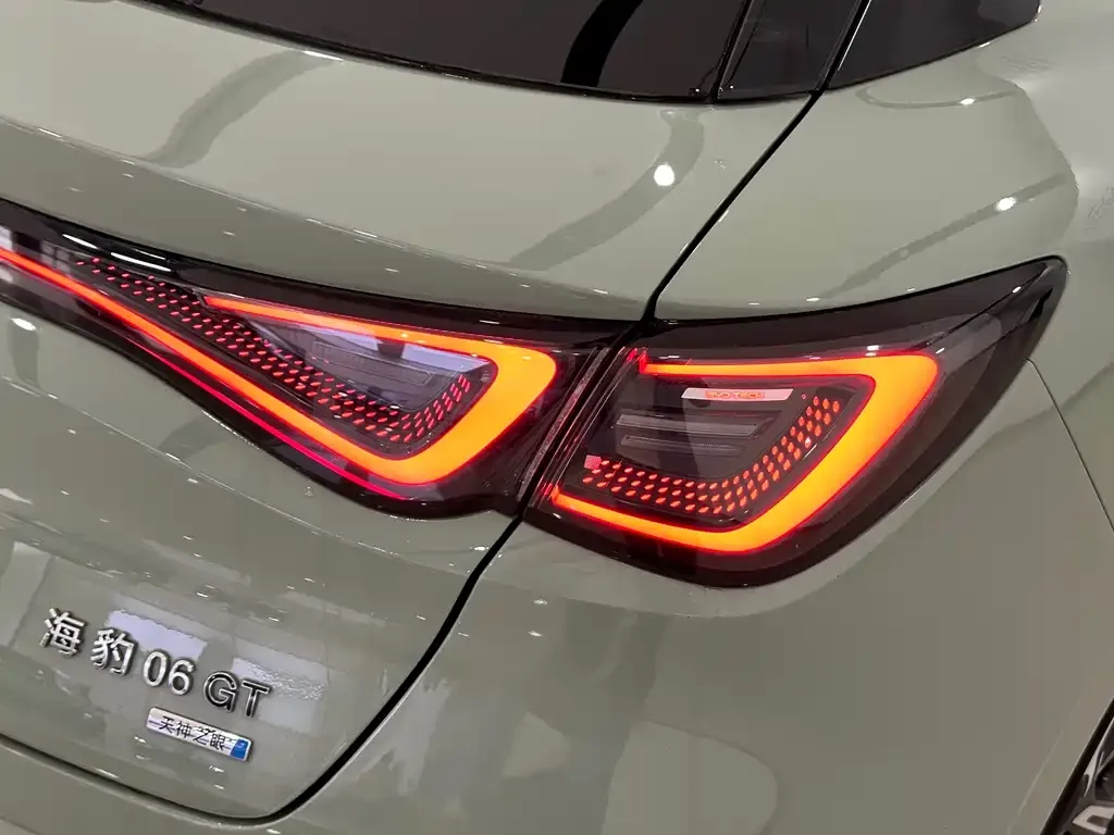 BYD Seal 06GT — фото 8