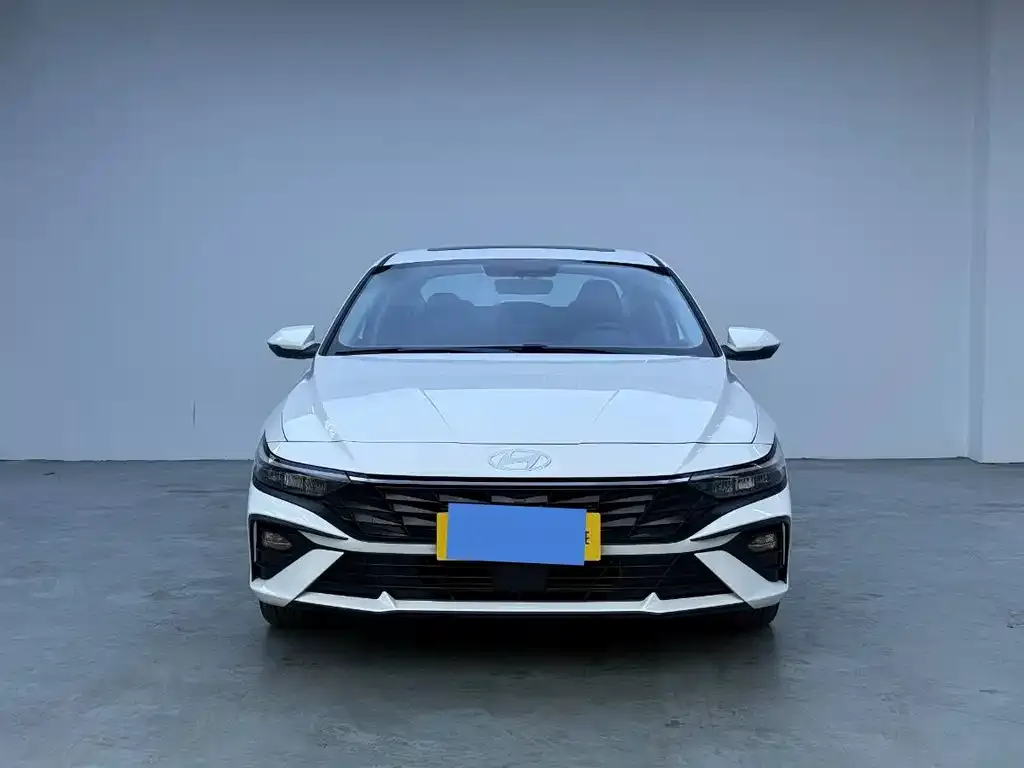 Hyundai Elantra — фото 6