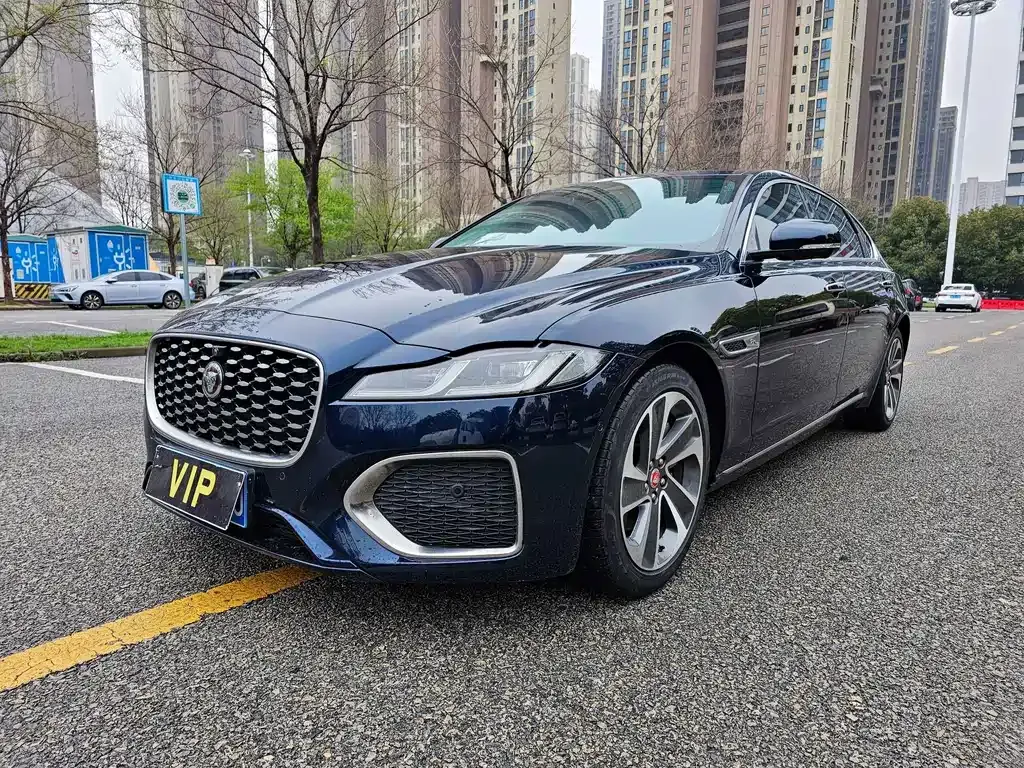 Jaguar XFL — фото 1